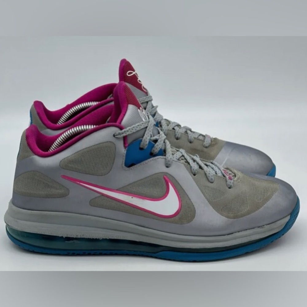 Men’s Nike LeBron 9 Low
Fireberry